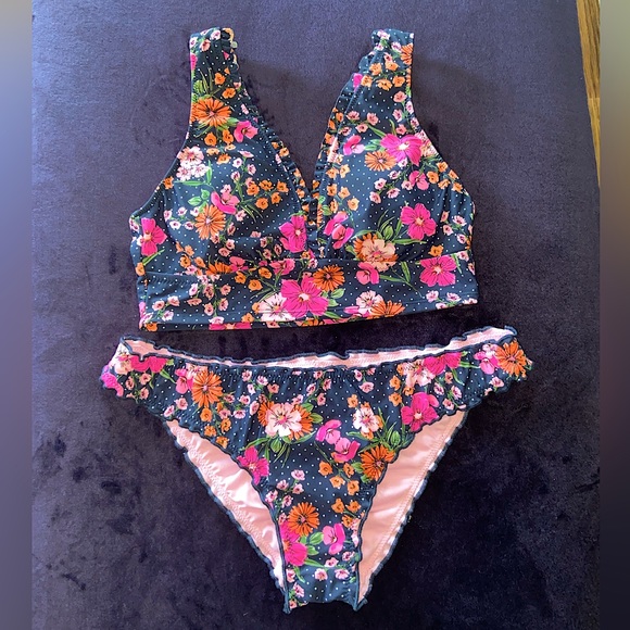 Shade & Shore Other - Shade & Shore Women’s Navy Floral Bikini Set Size Large